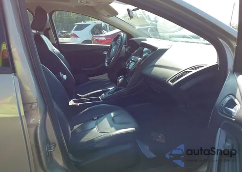 2016 Ford Focus Se z USA, uszkodzony, nr VIN 1FADP3F20GL389034